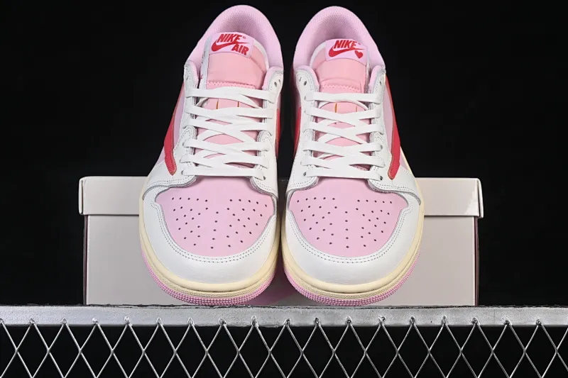 All categories Air Jordan Jordan series basketball shoes Air Jordan 1 Low pure original version Travis Scott x Air Jordan 1 Low OG AJ1 Joe 1 undercut low IQ7604-101
